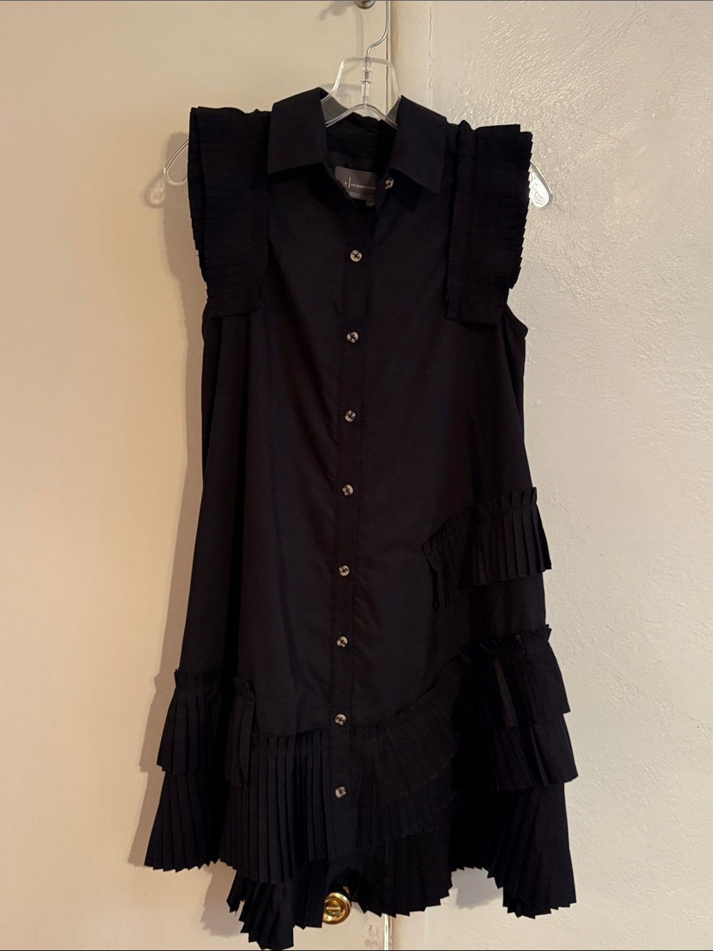 Black Pleated Sleeveless Shirt Dress